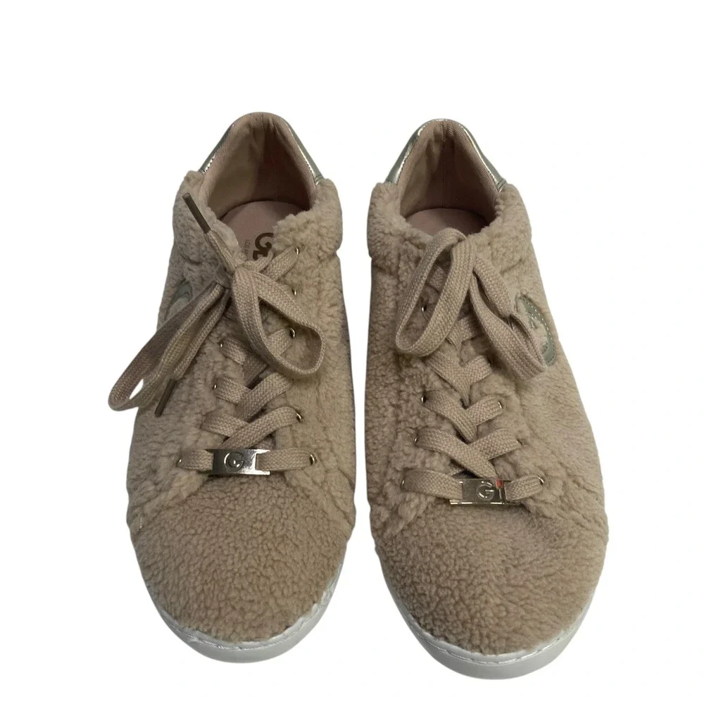 GBG Los Angeles‎ Meeko Women 11 Beige Faux Fur Lace-Up Sneaker Preppy Streetwear